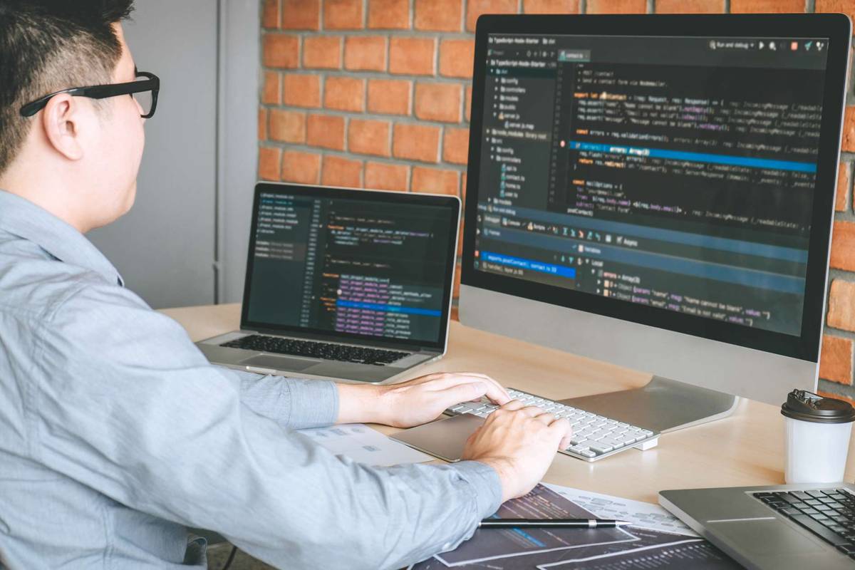 Security Cloud Data with VPS Servers: Key Benefits & Risks