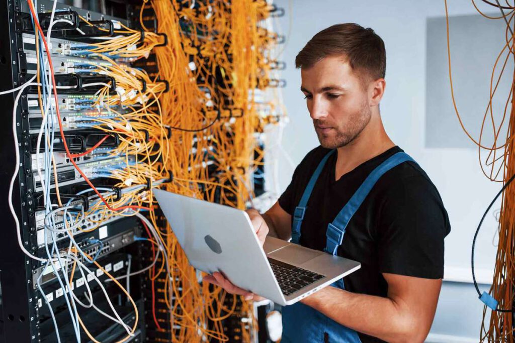 SSD vs. HDD: Which One to Choose for Dedicated Servers?